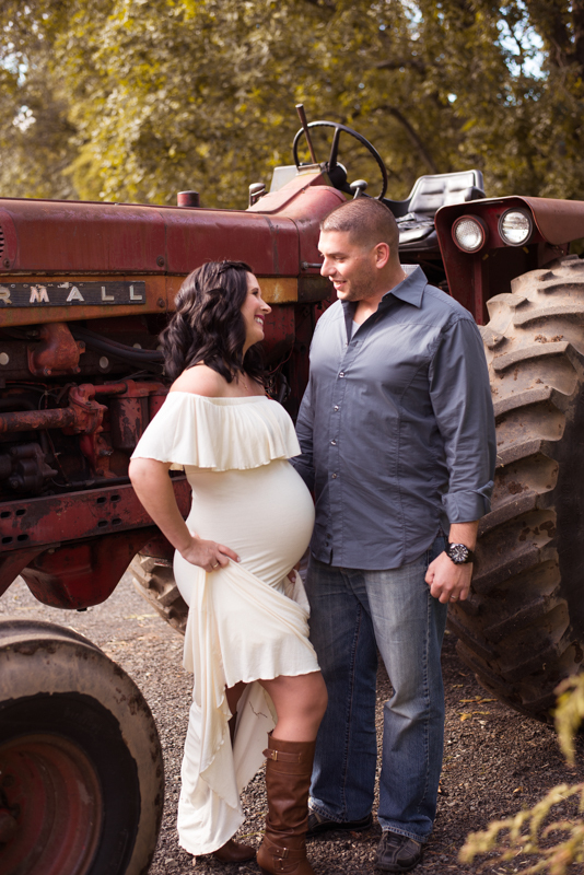 maternity pic farm red bar mother and father Connecticut