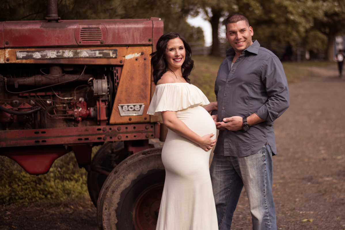 maternity pic farm red bar mother and father Connecticut