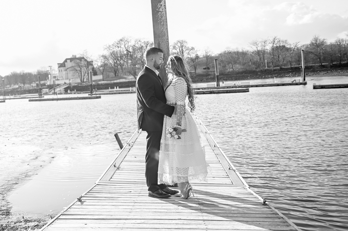  wedding photo New Rochelle NY
couple in the lake kiss
wedding photographer in CT