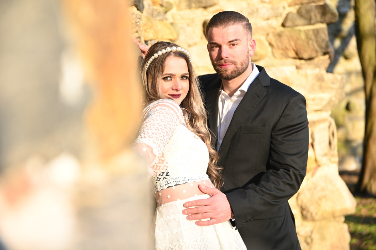 wedding photo New Rochelle NY
couple in the castle in the sunset
wedding photographer in CT