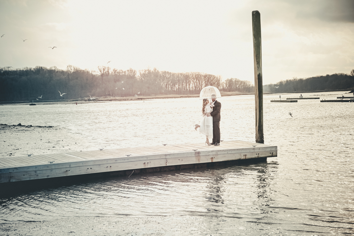  wedding photo New Rochelle NY
couple in the lake with umbrella
wedding photographer in CT
