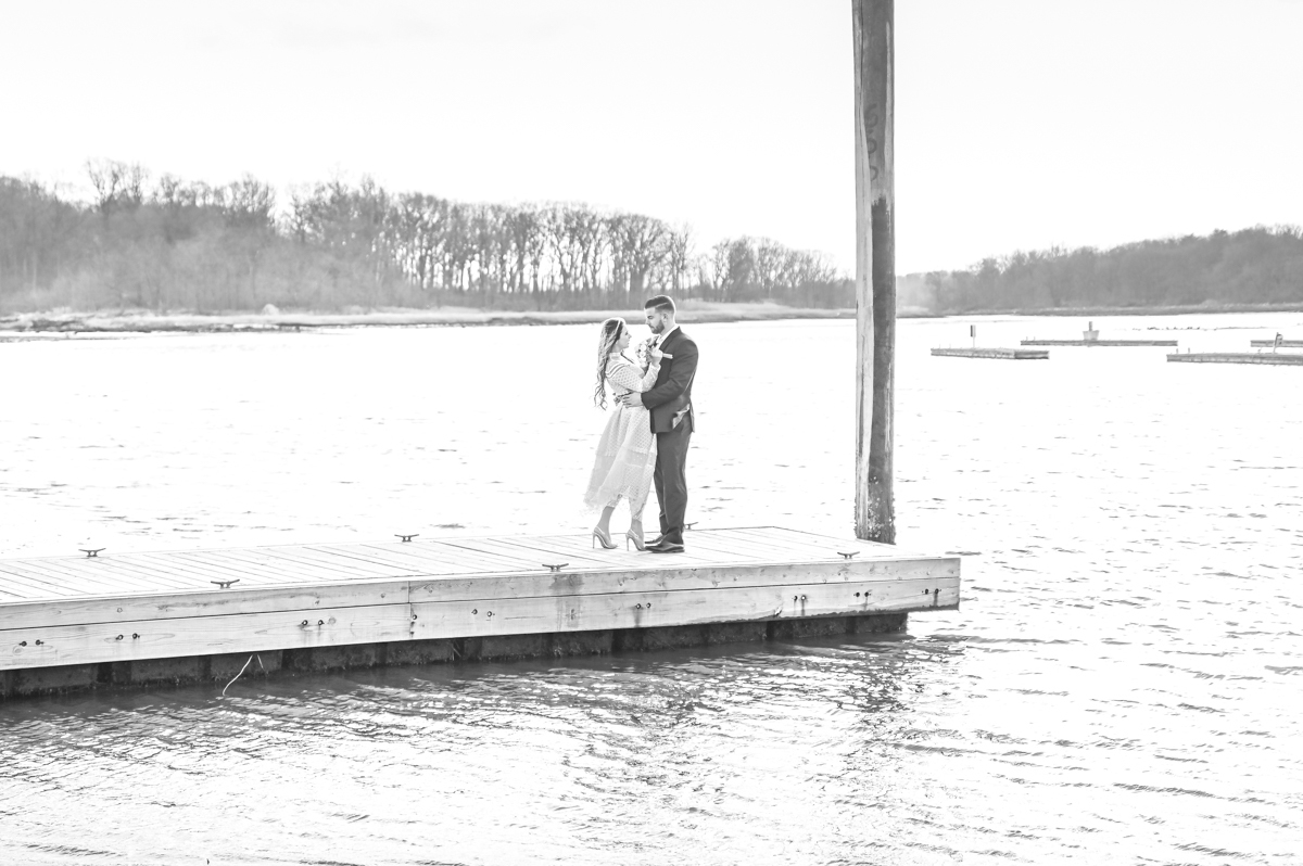  wedding photo New Rochelle NY
couple in the lake with umbrella
wedding photographer in CT
