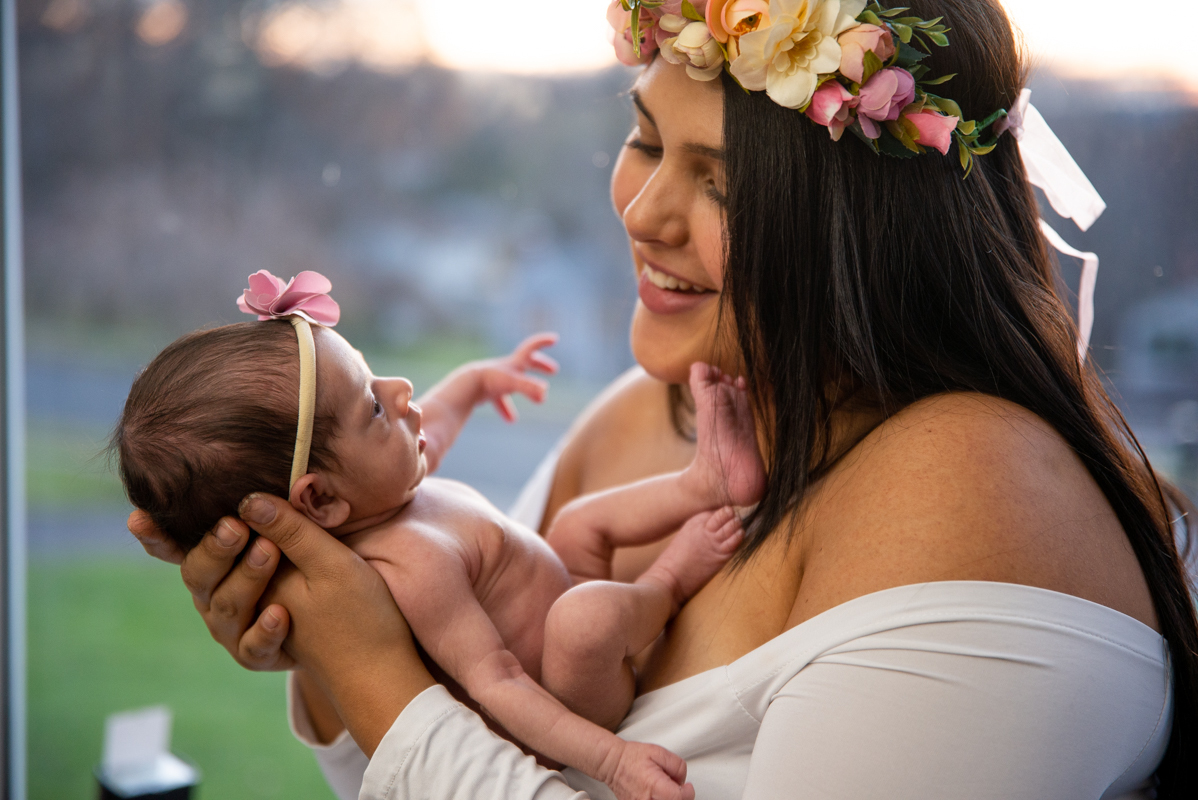  girl newborn photography mommy photoshoot Connecticut