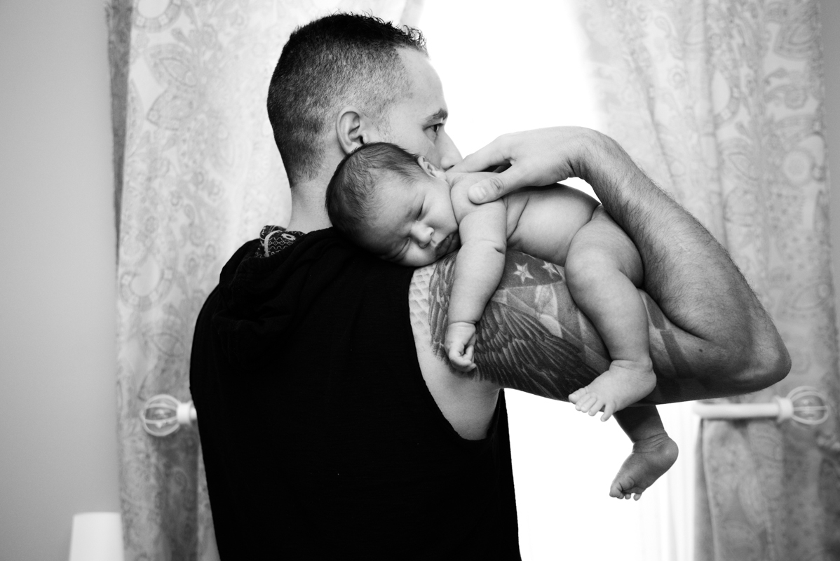 CT newborn photography
baby wrap
photo at home
newborn photographer CT