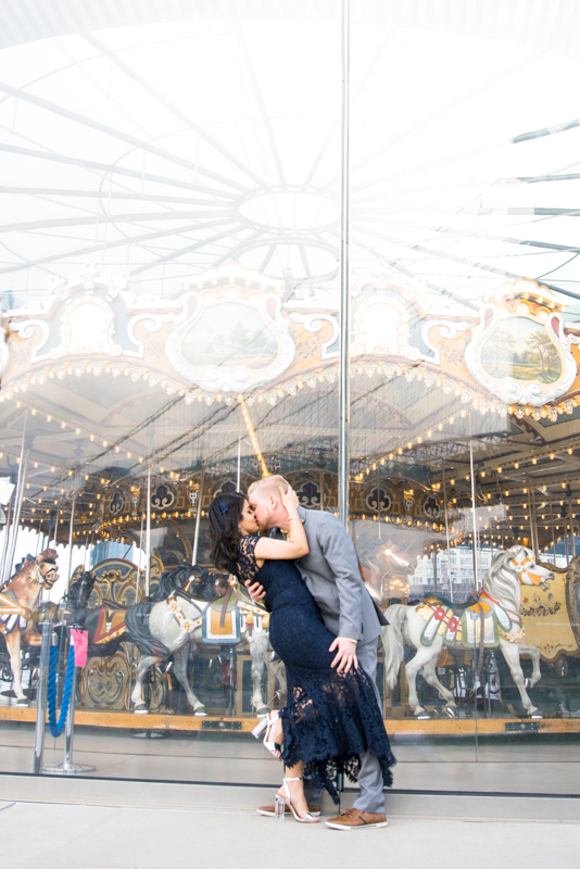 Spring couple photoshoot New York NYC Brooklyn bridge dumbo