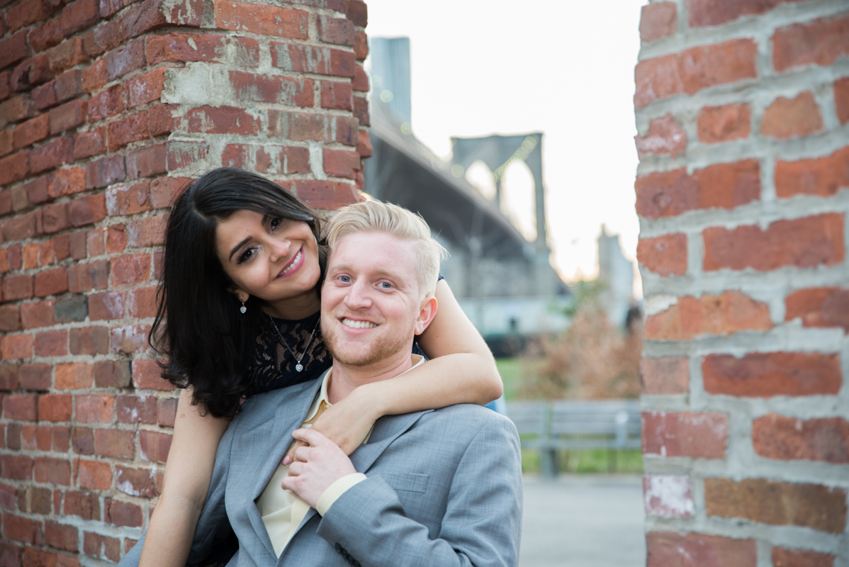 Spring couple photoshoot New York NYC Brooklyn bridge dumbo