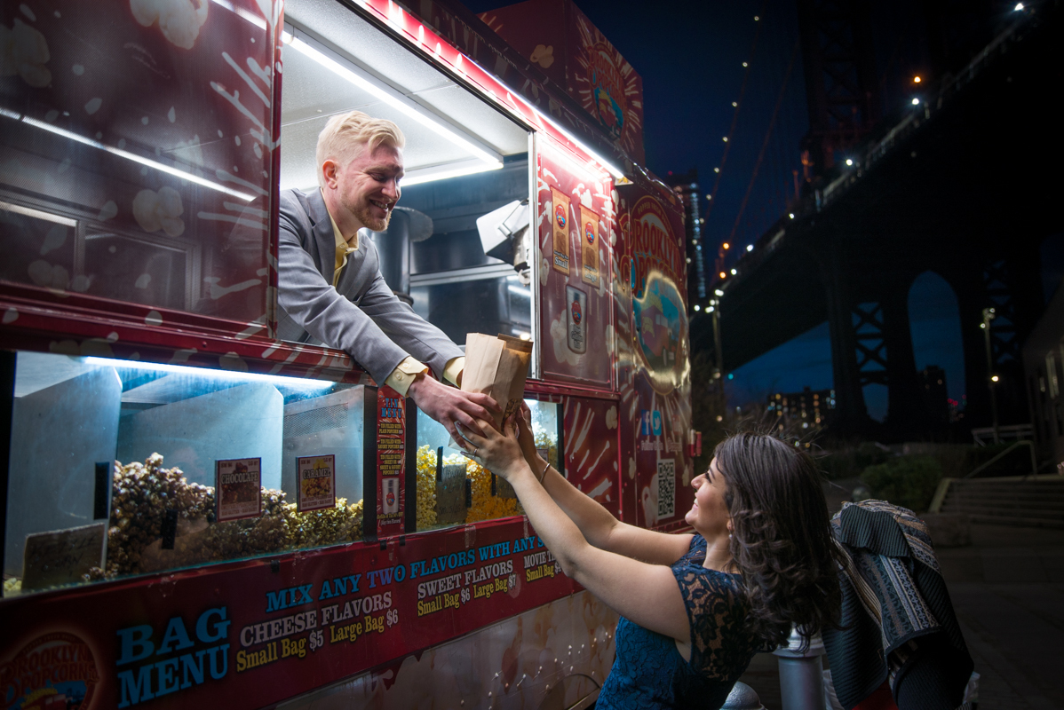 Spring couple photoshoot New York NYC Brooklyn bridge dumbo