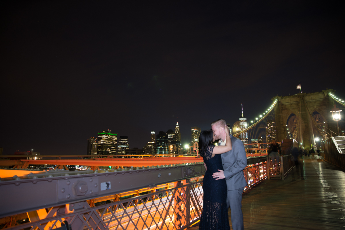 Spring couple photoshoot New York NYC Brooklyn bridge dumbo