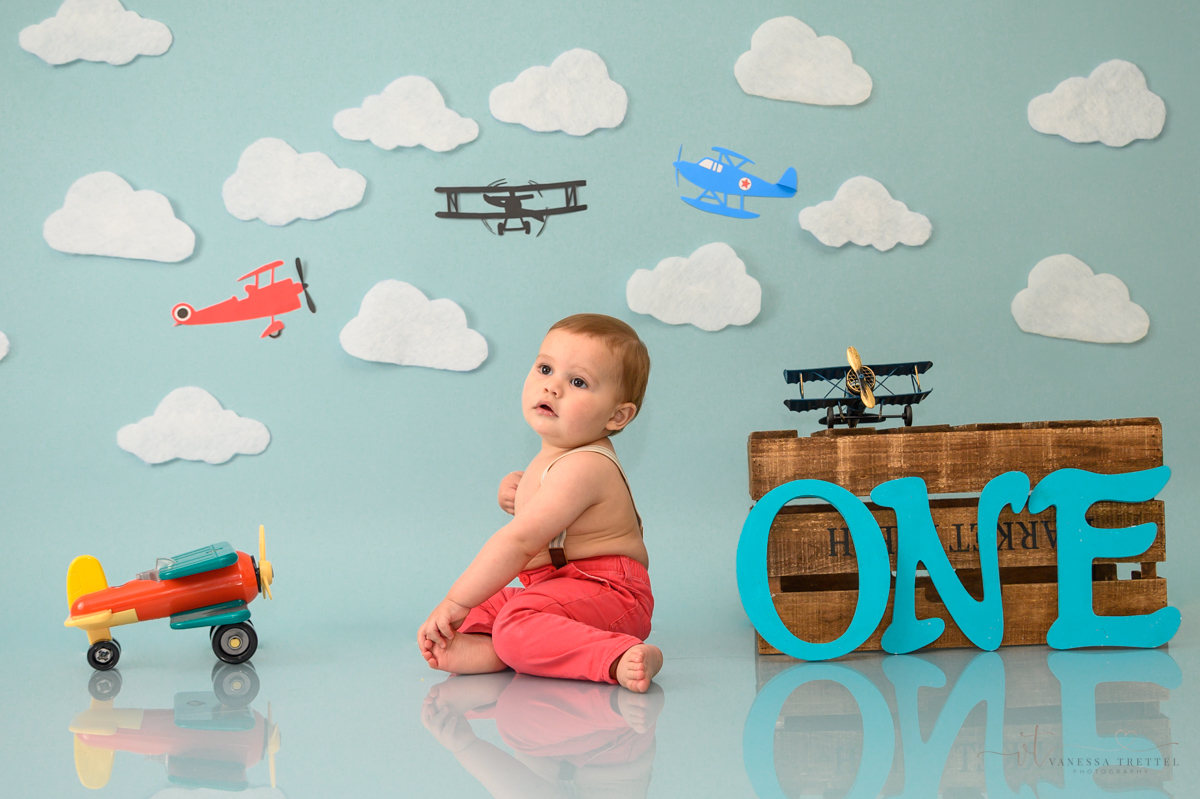 smash cake photoshoot connecticut ariplane theme