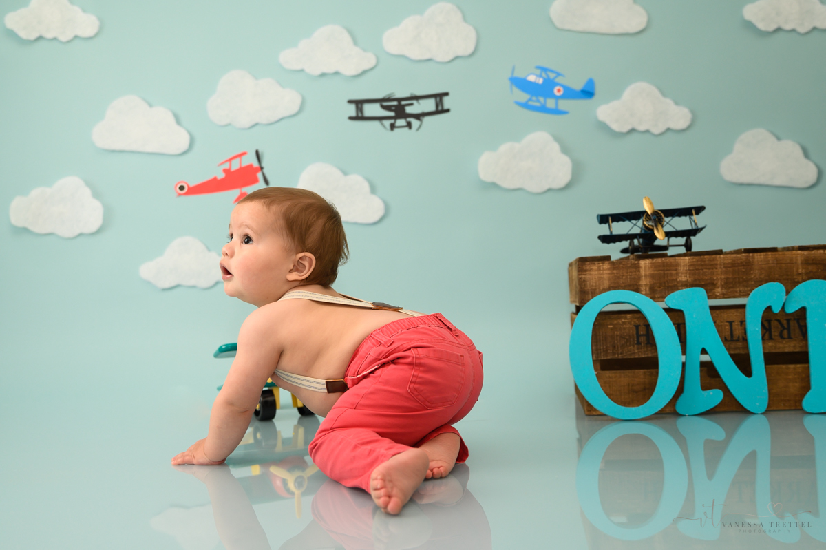 smash cake photoshoot connecticut ariplane theme