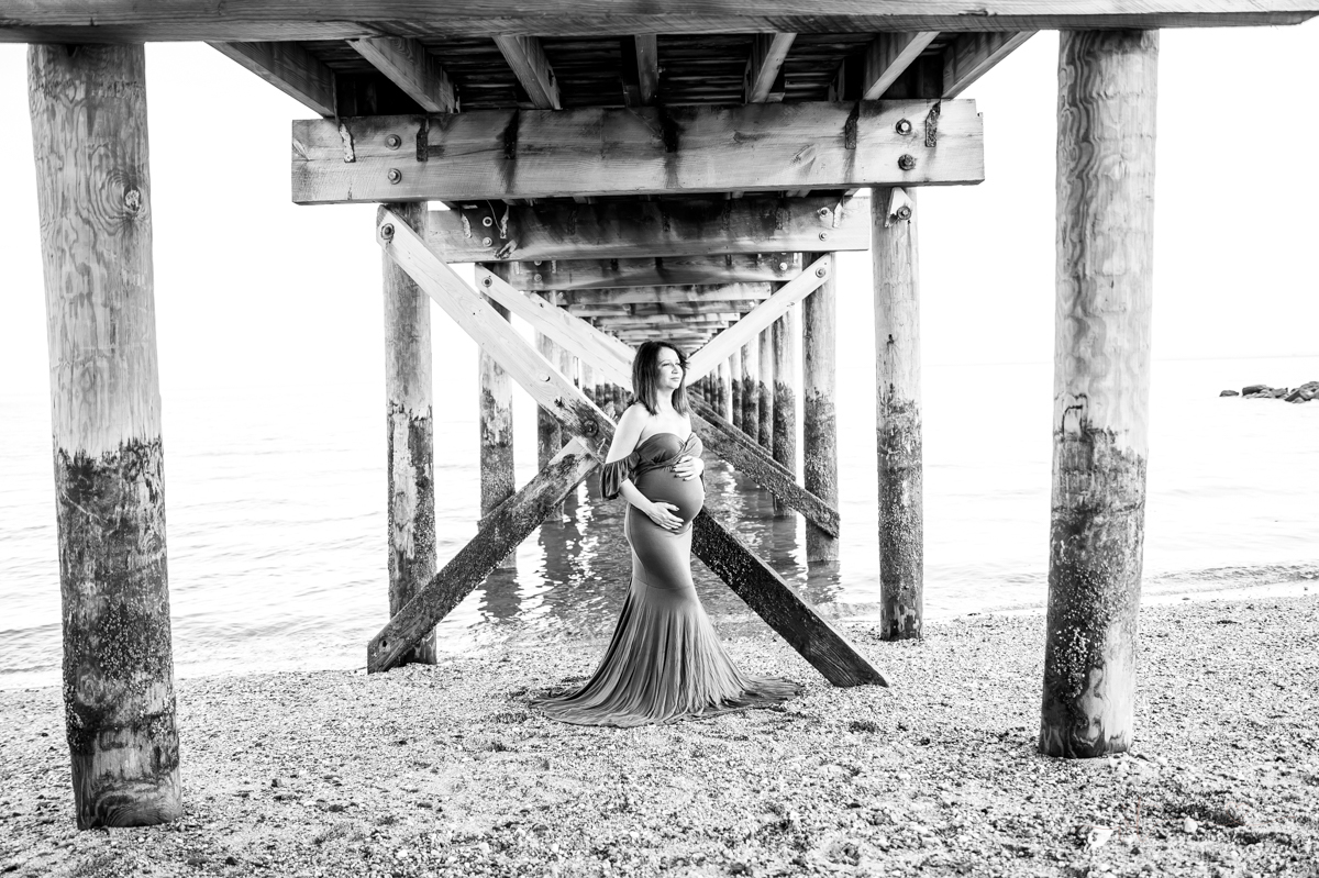 Vanessa Trettel photography Maternity photoshoot CT green dress beach Milford, CT Silver sand state park
black in white