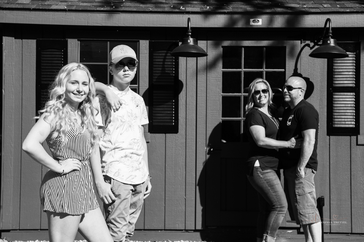 Family photography front porch
vanessa trettel photography
Oxford, CT
black in White b/w
