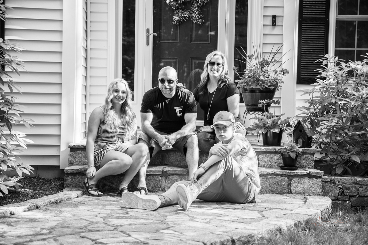 Family photography front porch
vanessa trettel photography
Oxford, CT
black in White b/w