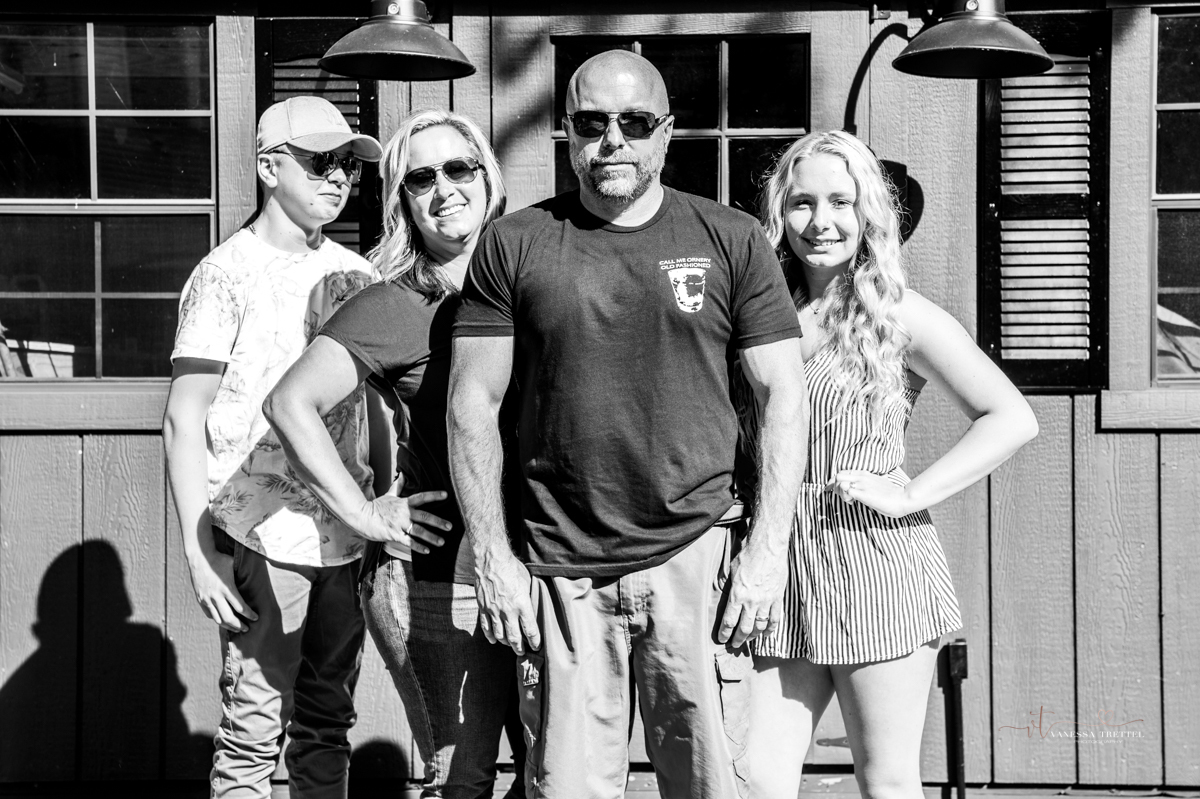 Family photography front porch
vanessa trettel photography
Oxford, CT
black in White b/w