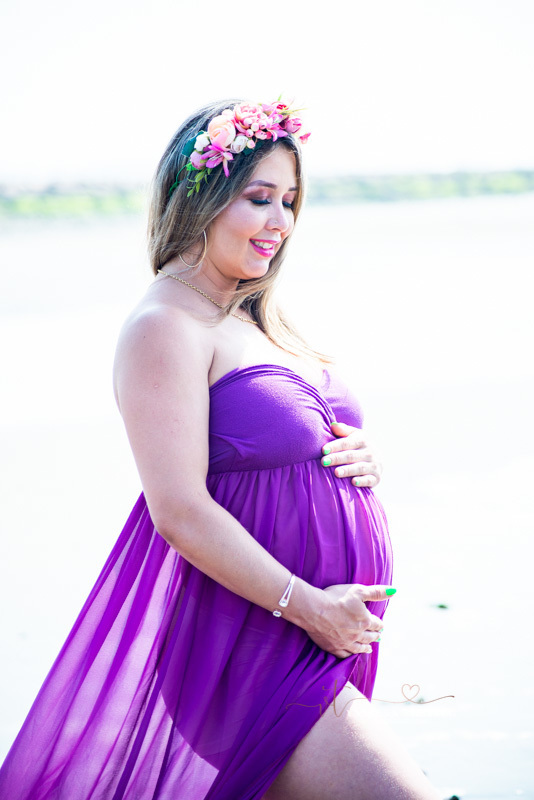 Maternity photography in the beach
purple dress
Milford CT
Vanessa trettel photography