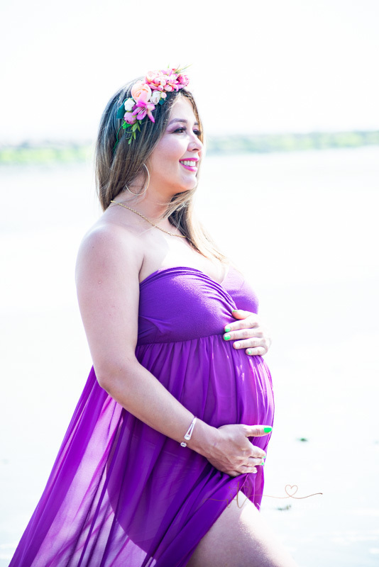 Maternity photography in the beach
purple dress
Milford CT
Vanessa trettel photography