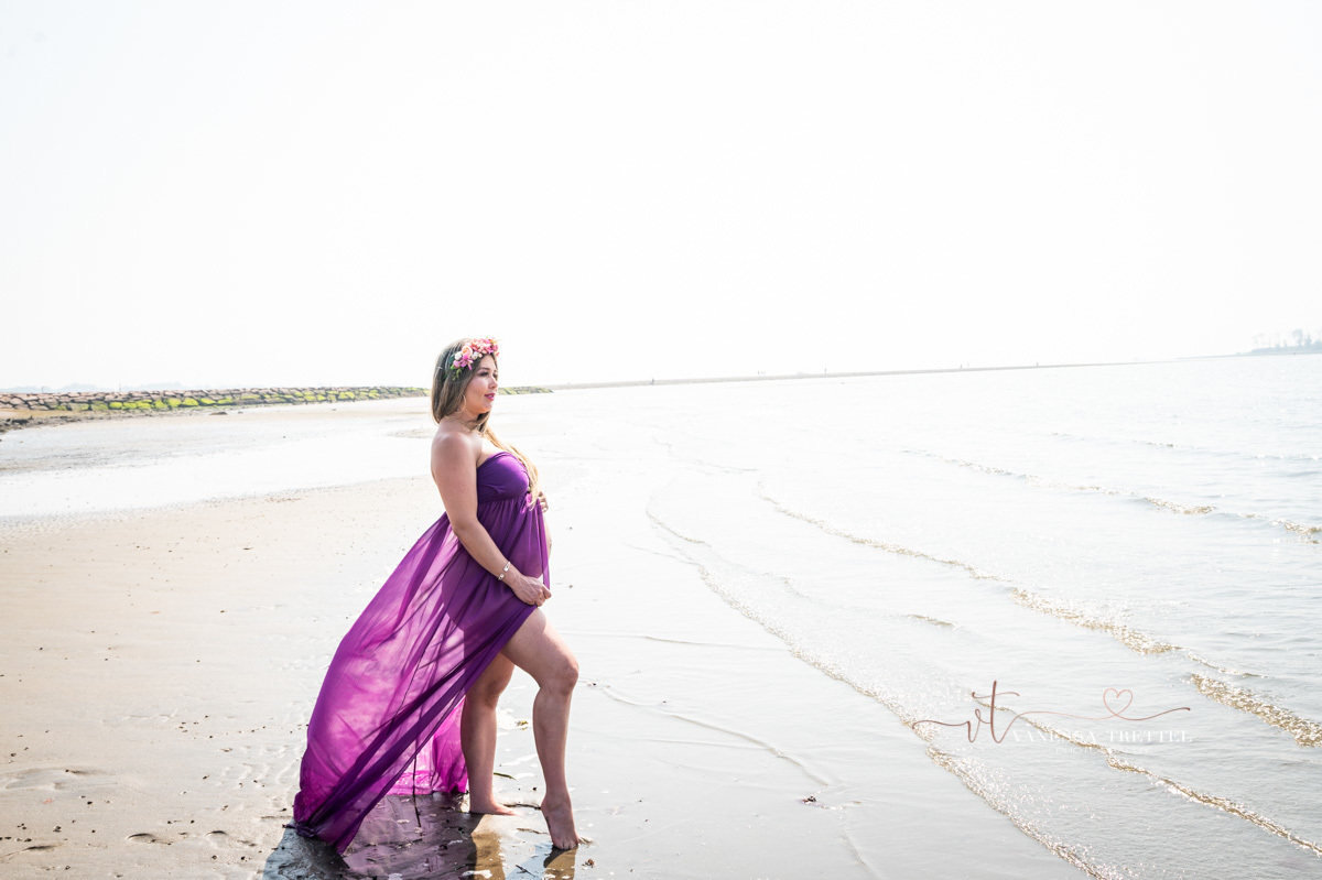 Maternity photography in the beach
purple dress
Milford CT
Vanessa trettel photography