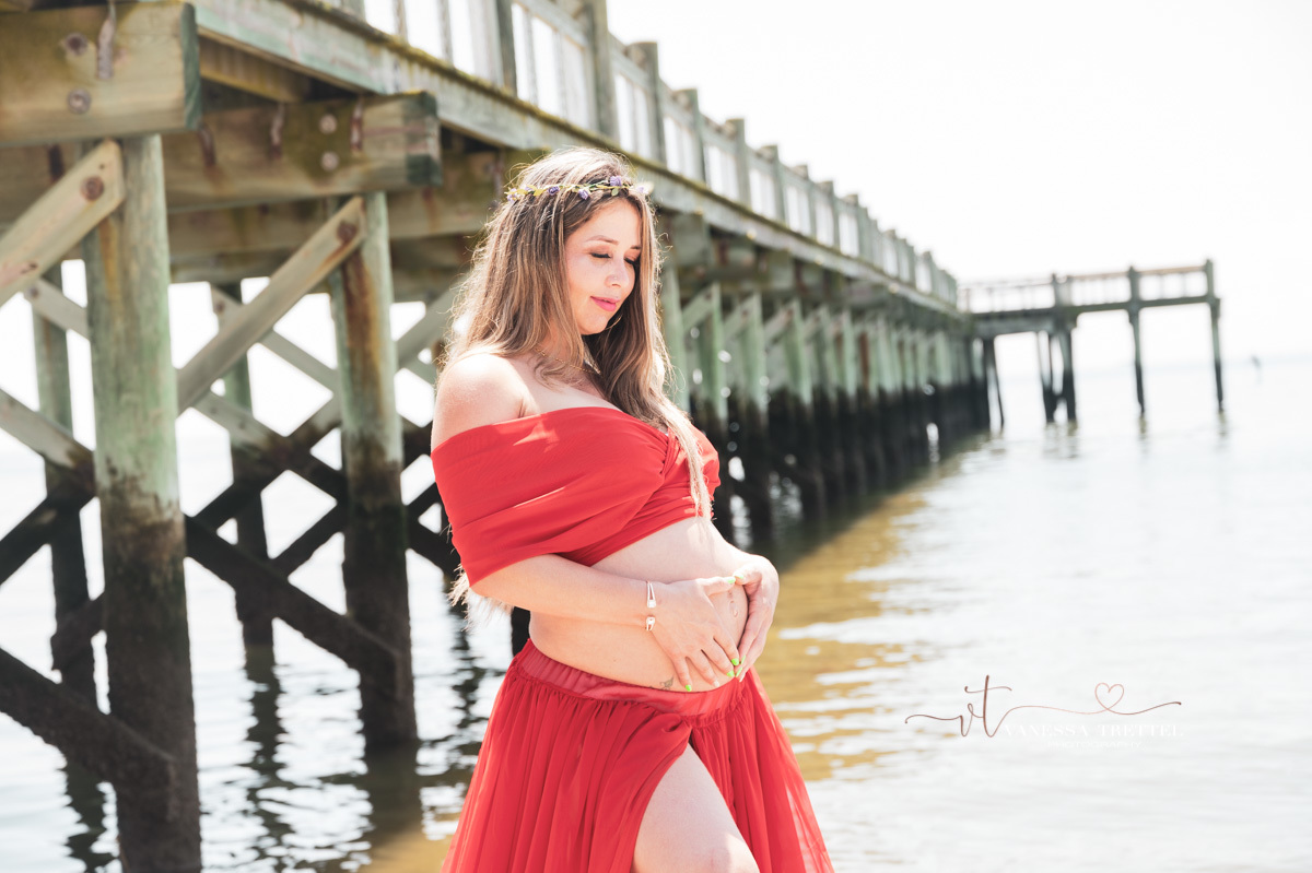Maternity photography in the beach
red skirt
Milford CT
Vanessa trettel photography
