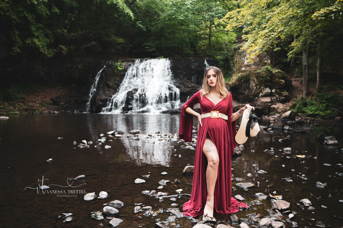 maternity photo
red dress
waterfall in CT
vanessa trettel photography
