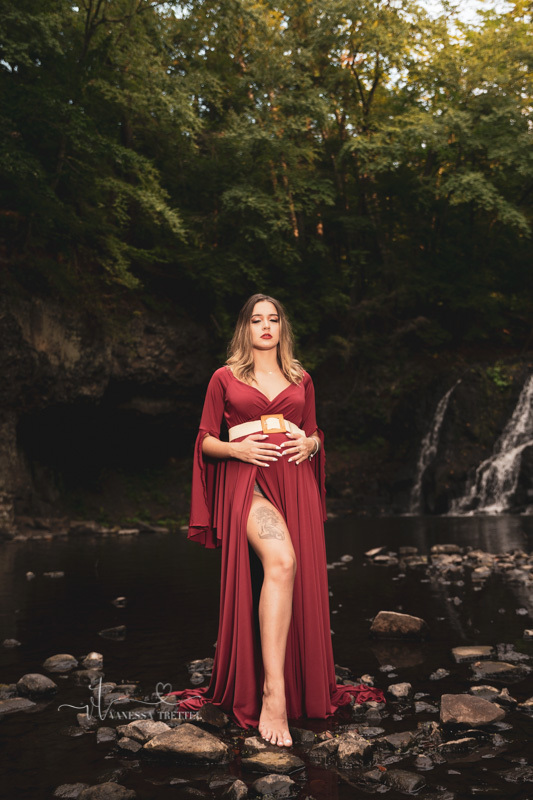 maternity photo
red dress
waterfall in CT
vanessa trettel photography