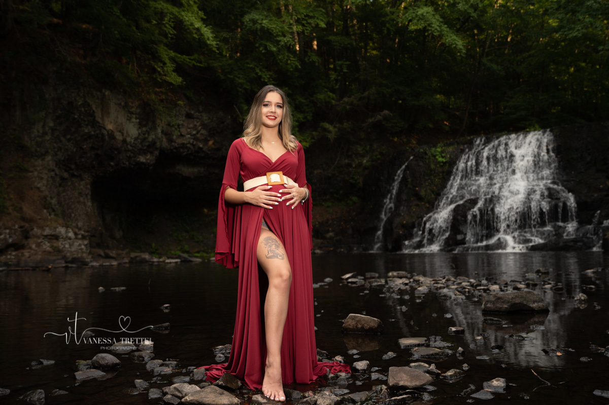maternity photo
red dress
waterfall in CT
vanessa trettel photography