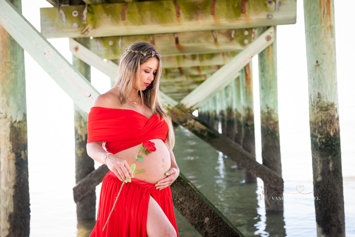 Maternity Photographer in CT
maternity photo in the beach
maternity dress
Vanessa Trettel Photography