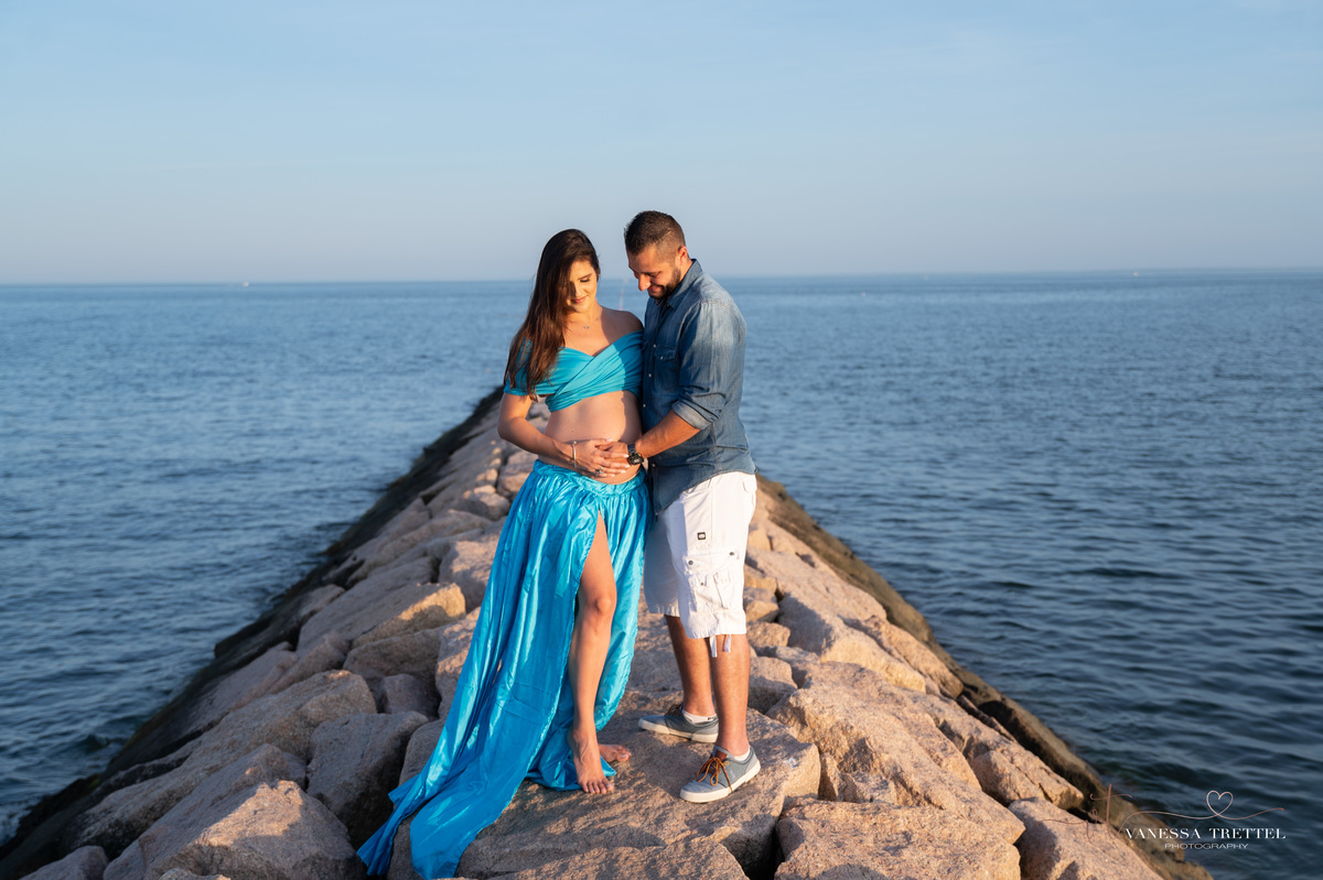 Maternity Photographer in CT
maternity photo in the beach
maternity dress
Vanessa Trettel Photography