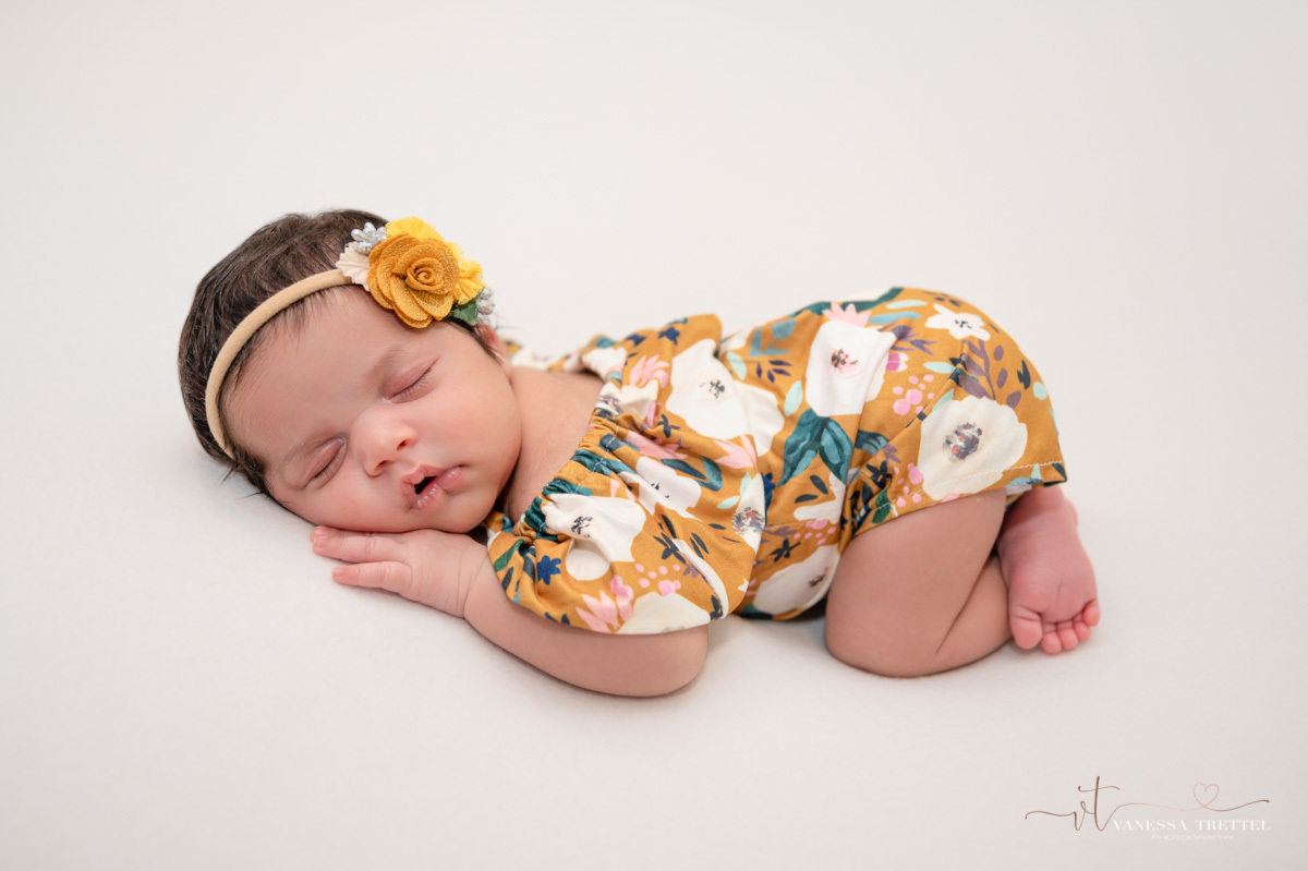 newborn photo
white background girl 
 newborn photoshoot
Vanessa Trettel Photography