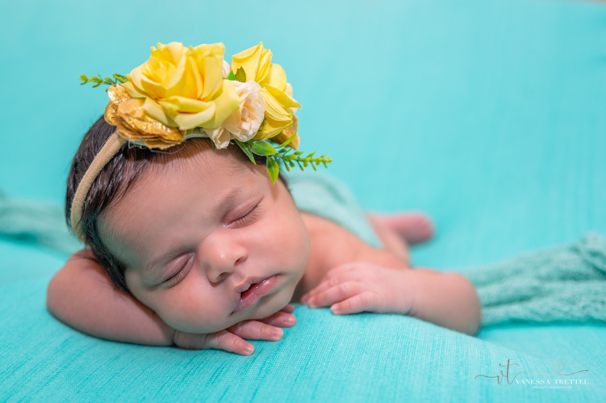 newborn photo
turquoise background girl 
 newborn photoshoot
Vanessa Trettel Photography