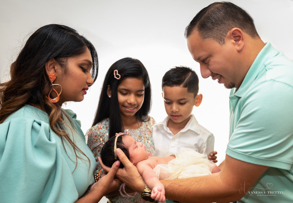 newborn photo
turquoise background girl 
family newborn photoshoot
Vanessa Trettel Photography