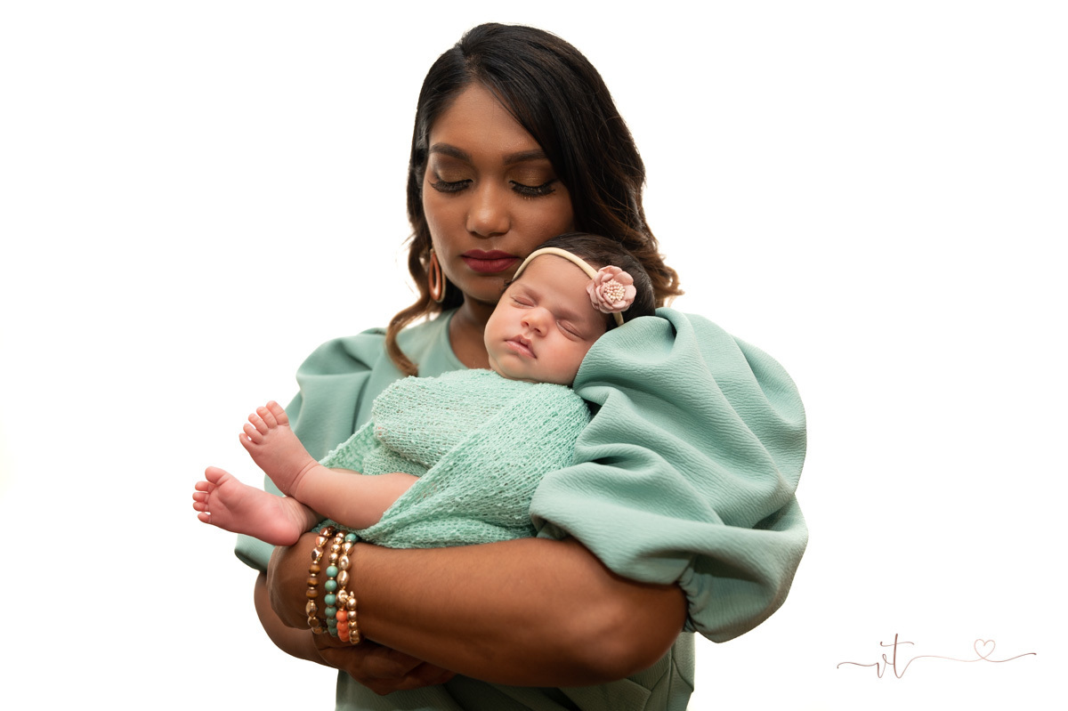 newborn photo
turquoise background girl 
mother newborn photoshoot
Vanessa Trettel Photography