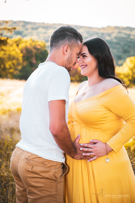 maternity photo
yellow dress
pregnancy couple photoshoot
park  CT
vanessa trettel photography