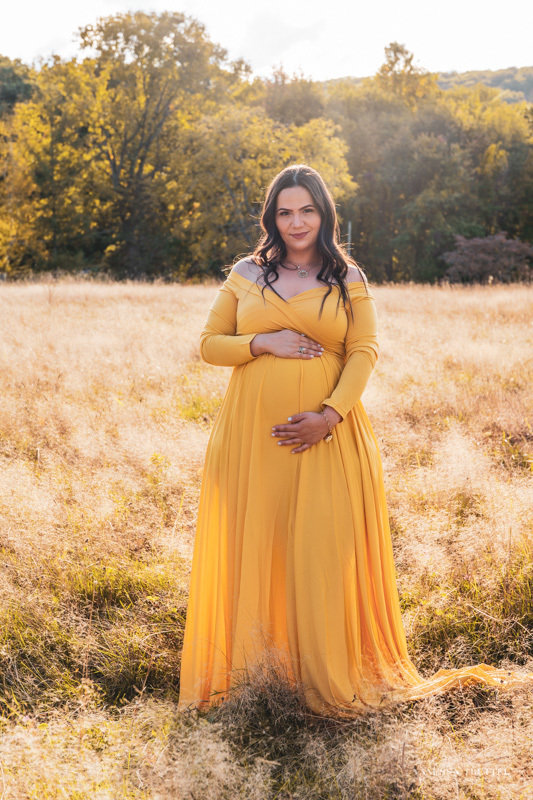 maternity photo
yellow dress
pregnancy couple photoshoot
park  CT
vanessa trettel photography