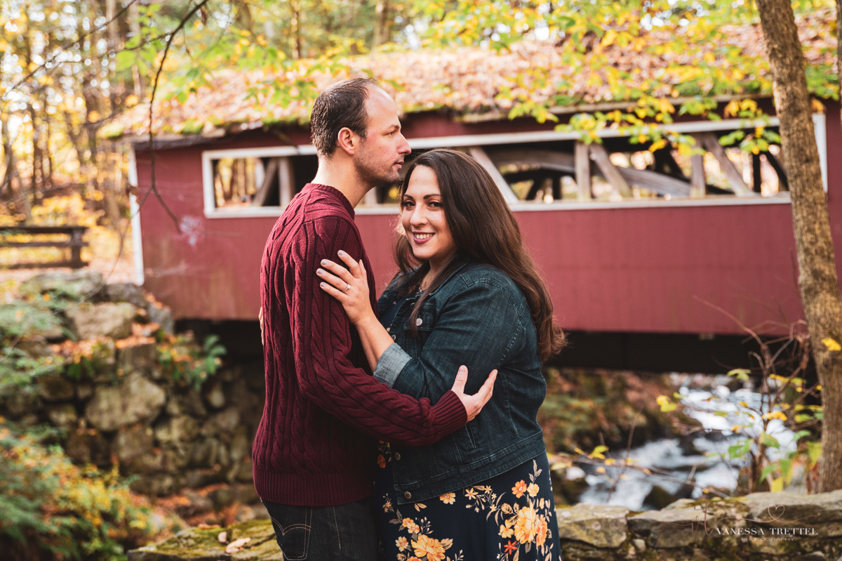 engagement photography
couple photo
Southbury CT
red bridge
Vanessa Trettel Photography
