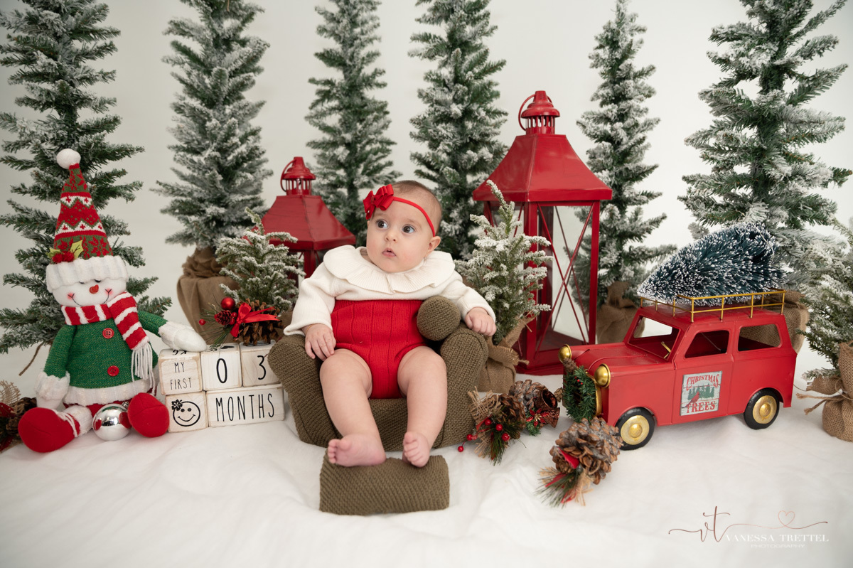 Christmas Studio photography
couple photo
family Christmas photo
Ansonia  CT
Vanessa Trettel Photography