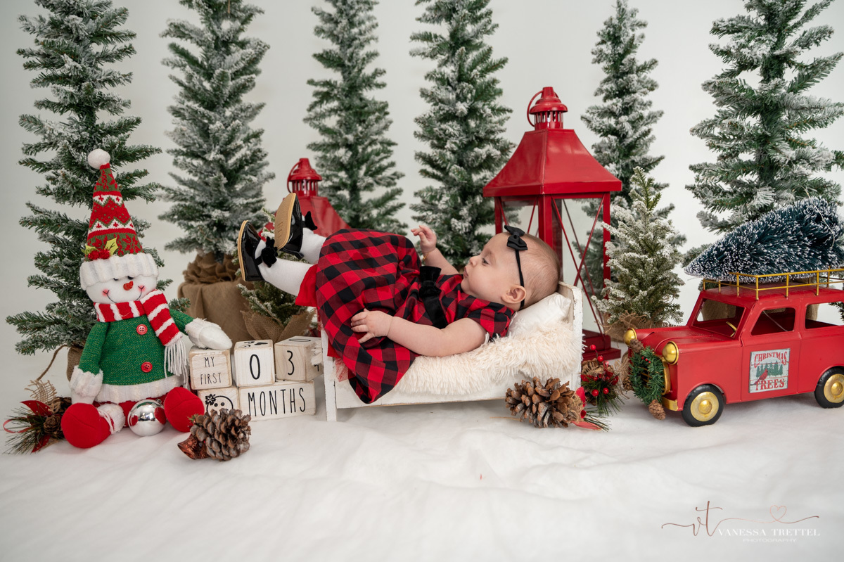 Christmas Studio photography
couple photo
family Christmas photo
Ansonia  CT
Vanessa Trettel Photography