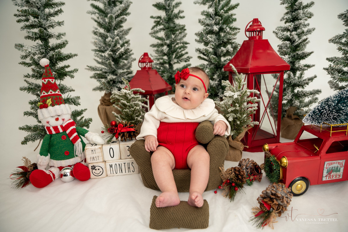 Christmas Studio photography
couple photo
family Christmas photo
Ansonia  CT
Vanessa Trettel Photography