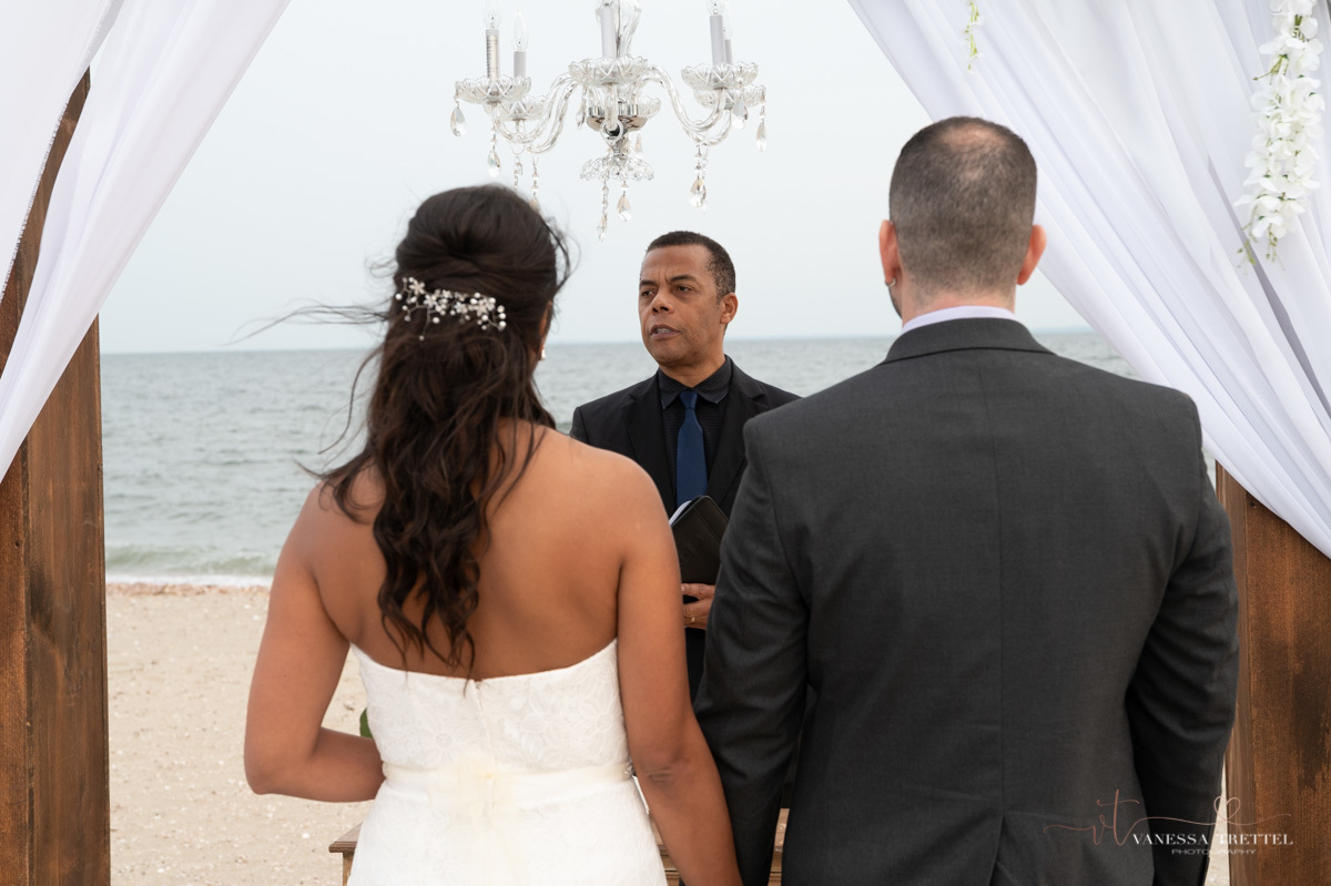 Beach Wedding Bridgeport, CT
Wedding photographer
Vanessa Trettel Photography
wedding dress