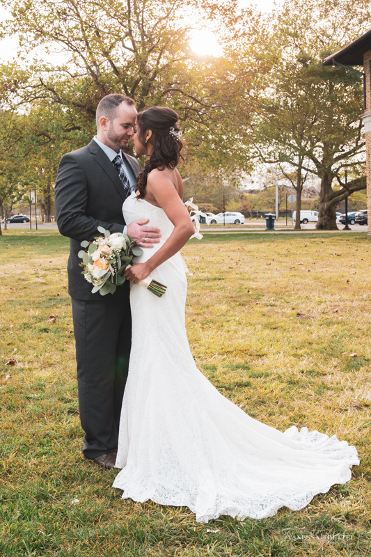 Beach Wedding Bridgeport, CT
Wedding photographer
Vanessa Trettel Photography
wedding dress