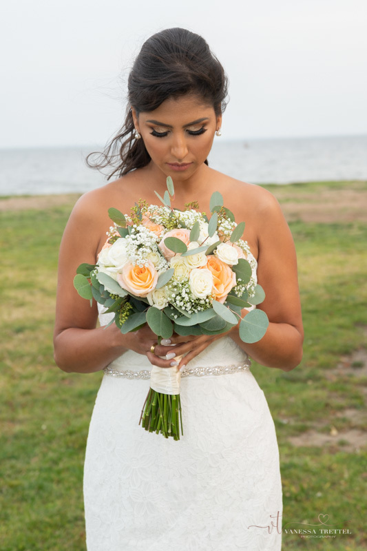 Beach Wedding Bridgeport, CT
Wedding photographer
Vanessa Trettel Photography
wedding dress