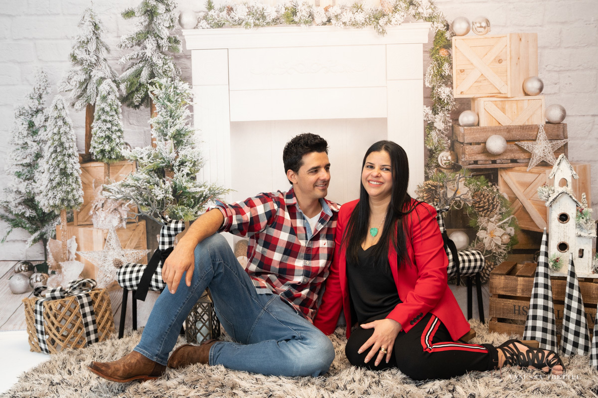 Christmas Studio photography
couple photo
family Christmas photo
Ansonia  CT
Vanessa Trettel Photography