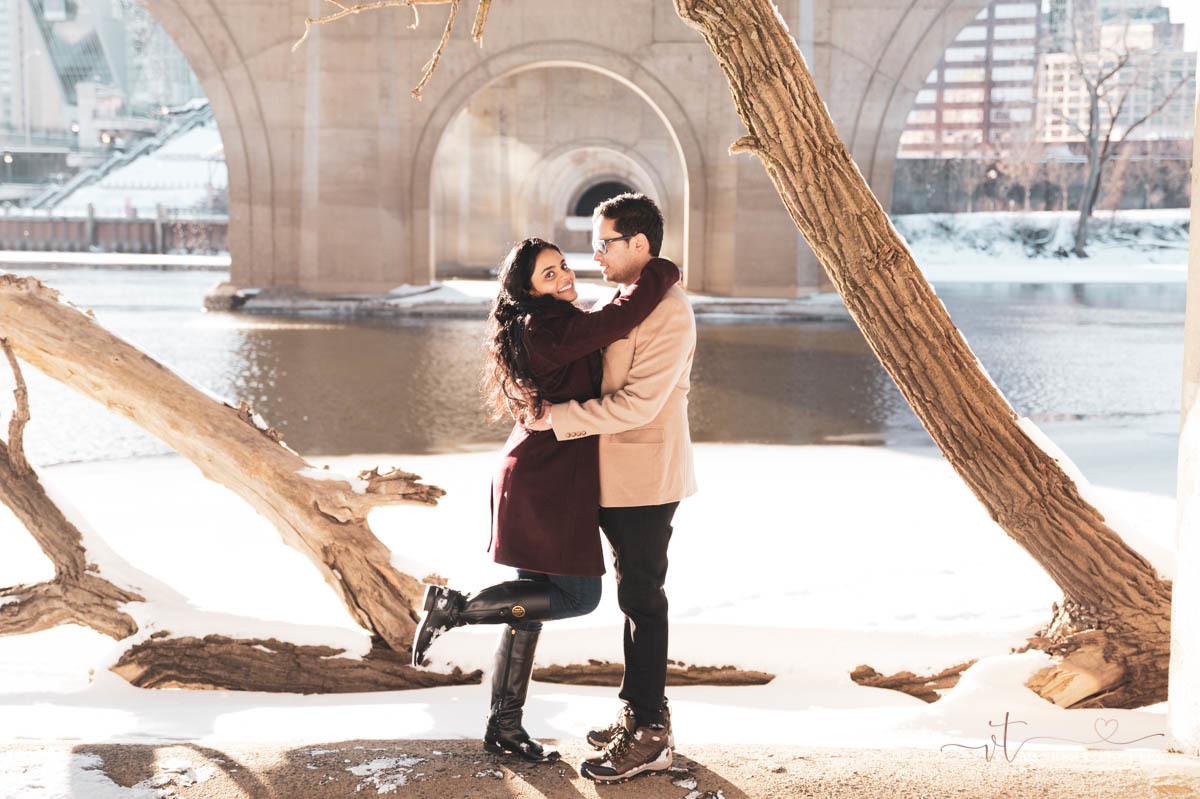 engagement photos in the snow
River Park in Hartford, CT
couple play in the snow
Vanessa Trettel Photography
