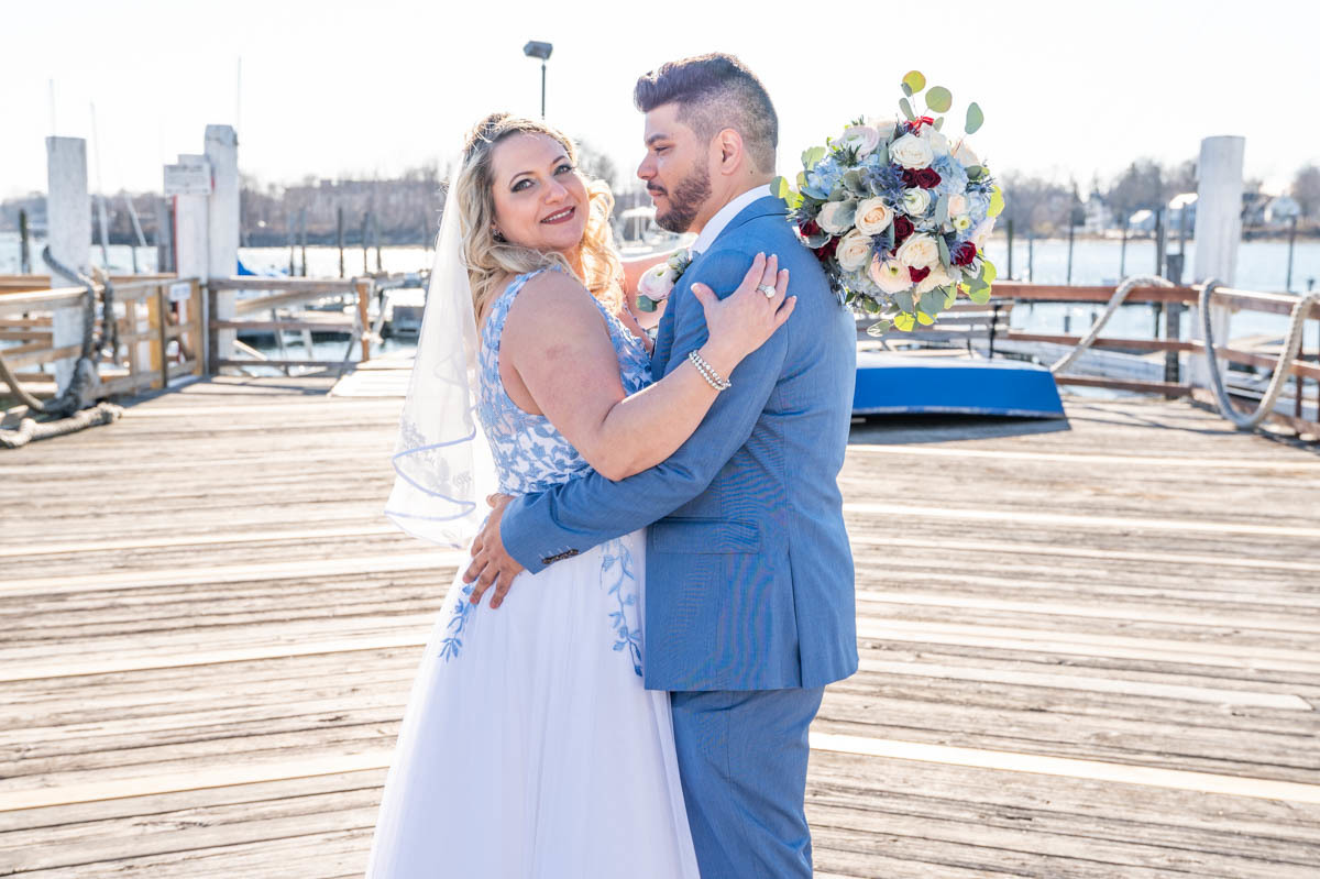 wedding photo
first look in the marine 
Vanessa Trettel Photography