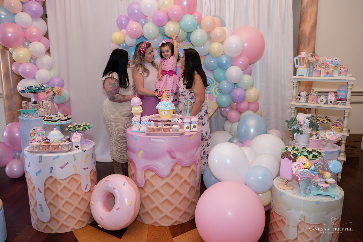3rd Birthday Party
 candy party decoration
kids photographer
Vanessa Trettel Photography