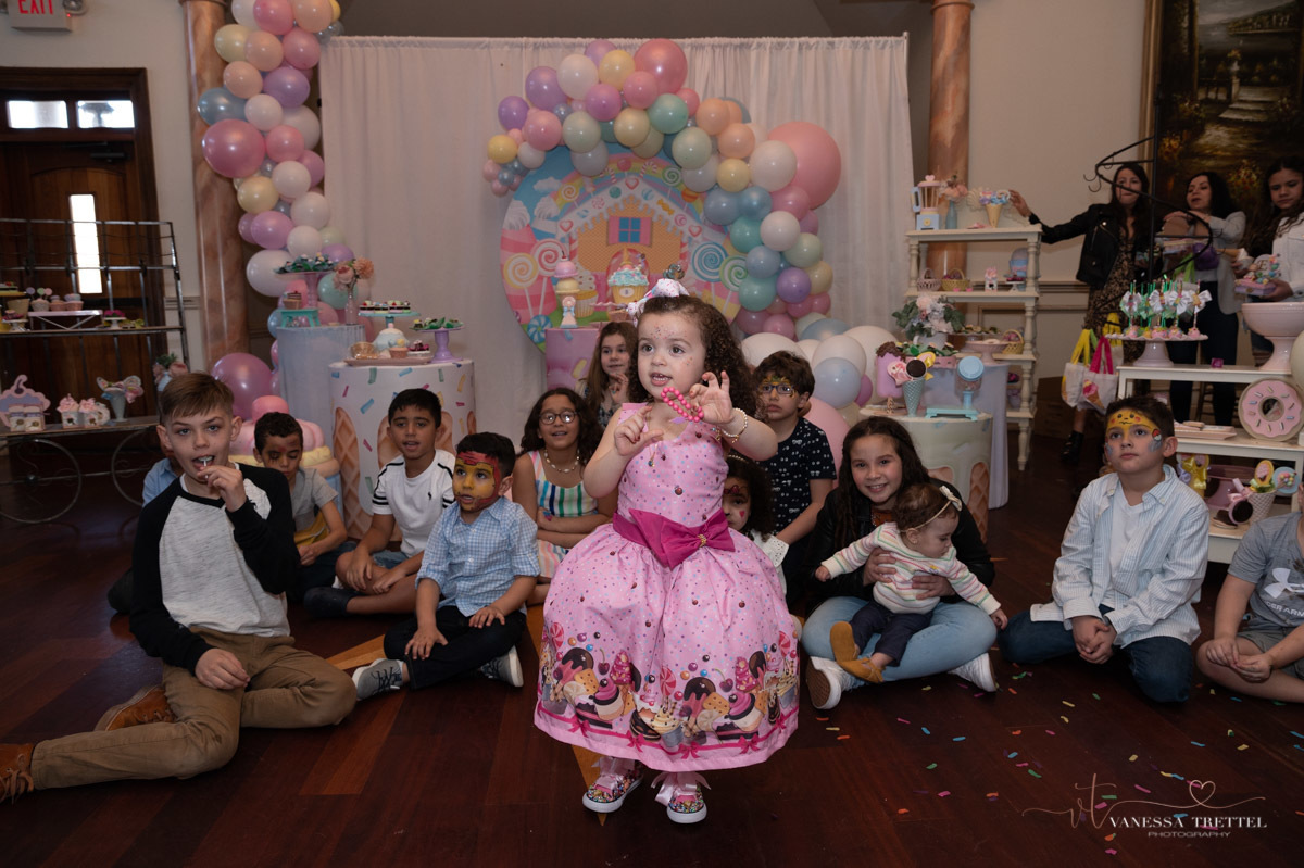 3rd Birthday Party
 candy party decoration
kids photographer
Vanessa Trettel Photography