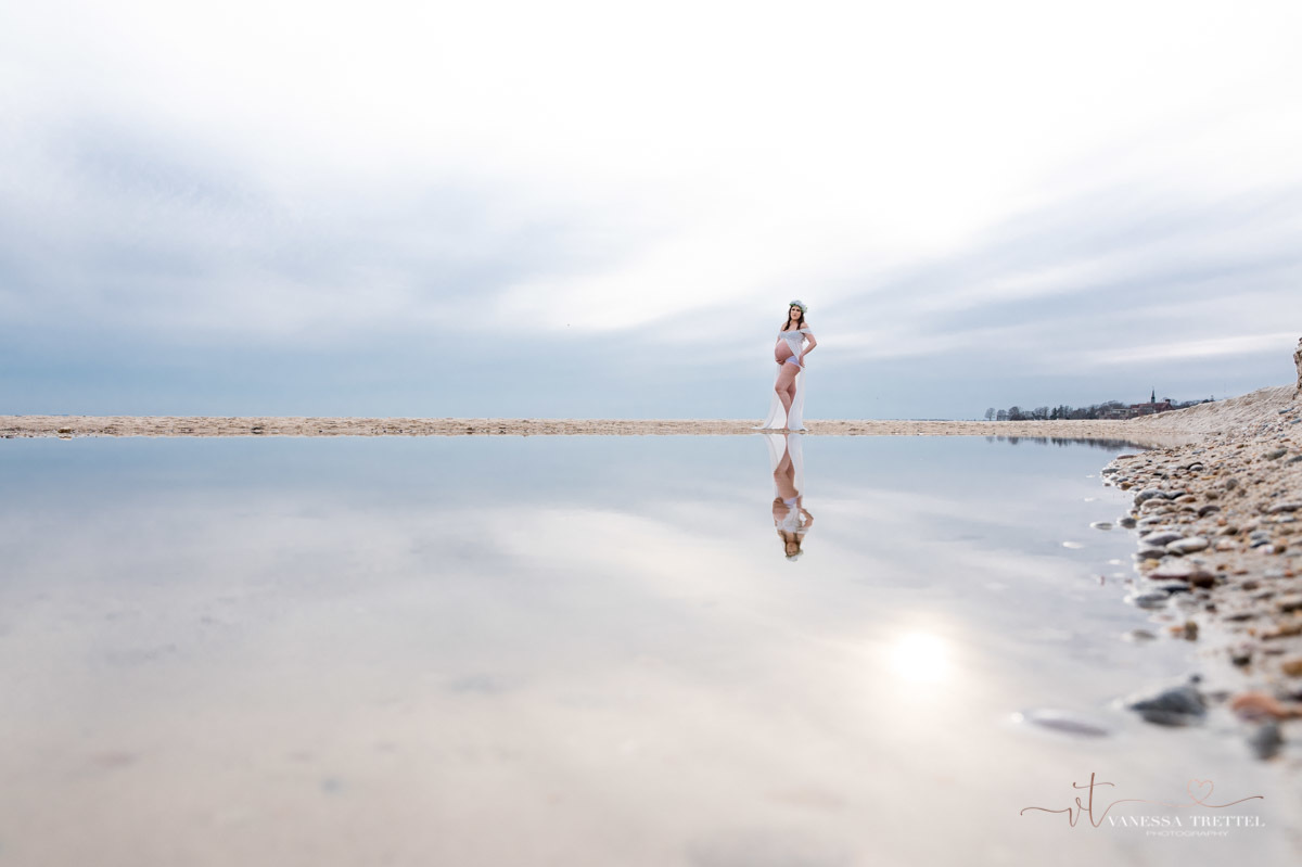 Eolia Mansion at Harkness State Park
Maternity Photo
White dress
Vanessa Trettel Photography