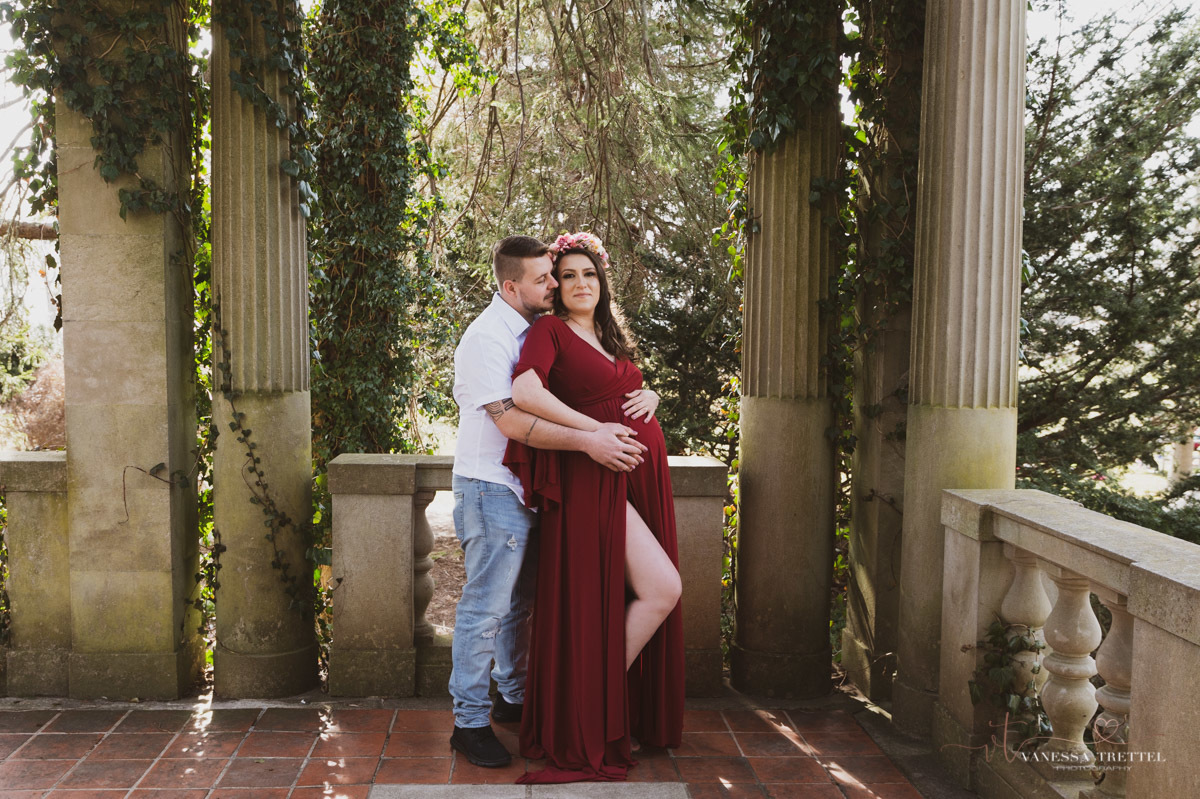 Eolia Mansion at Harkness State Park
Maternity Photo
Red dress
Vanessa Trettel Photography