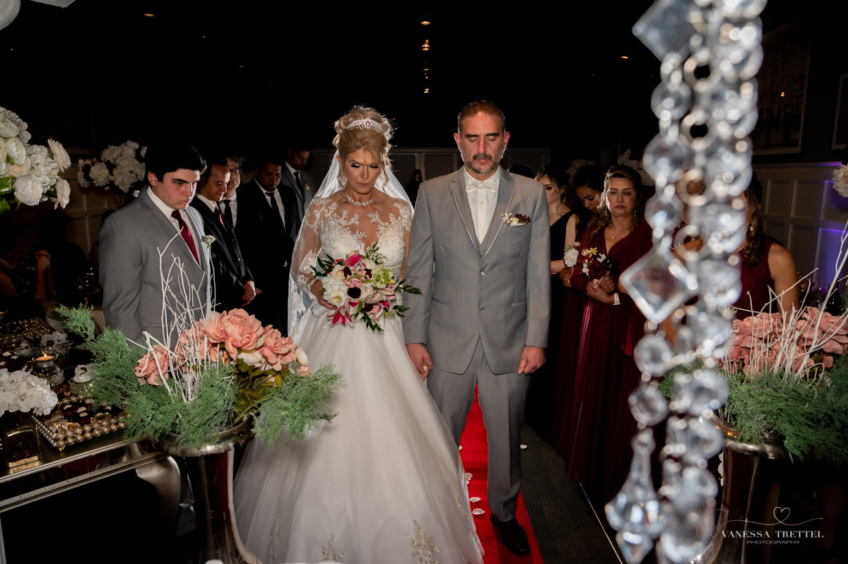 Wedding photographer in CT
wedding in the restaurant
wedding dress
civil wedding
Bridesmaids with red dress
Vanessa Trettel Photography