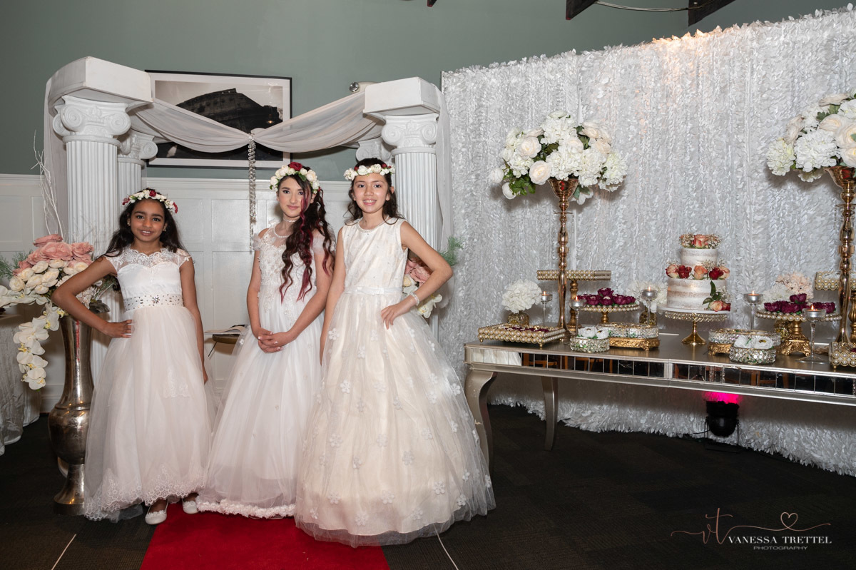 Wedding photographer in CT
wedding in the restaurant
wedding dress
civil wedding
Bridesmaids with red dress
Vanessa Trettel Photography