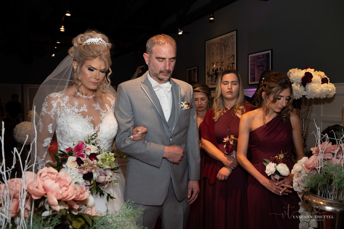 Wedding photographer in CT
wedding in the restaurant
wedding dress
civil wedding
Bridesmaids with red dress
Vanessa Trettel Photography
